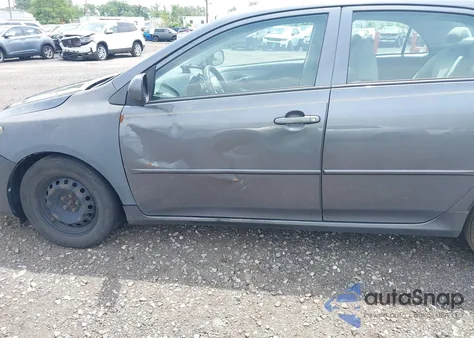 2010 Toyota Corolla Le z USA, uszkodzony, nr VIN 2T1BU4EE7AC352816